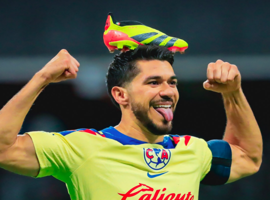 Henry Martín se ha puesto a un solo gol de llegar al centenar de anotaciones con el América, después de anotarle al Toluca, en el que además, fue su gol 99 con la camiseta de las Águilas, cifra con la que igualó a Carlos Reinoso. FOTO: ClubAmerica